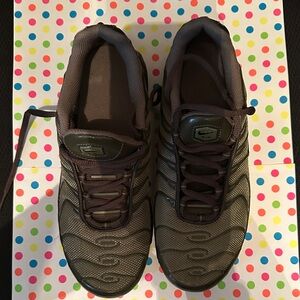 Nike TN Air Olive Athletic UNISEX Shoes 6Y